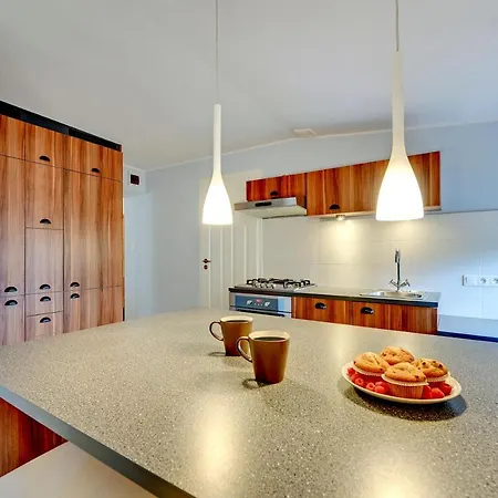 Azure Cozy By Grand Апартаменти *